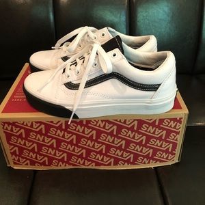 Vans Old Skool Black/True White Women’s 6.5